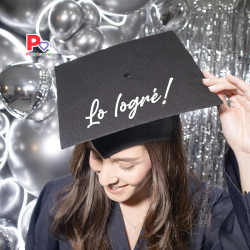 Birrete negro graduación, puedes personalizarlo en todas las tiendas Partylovers